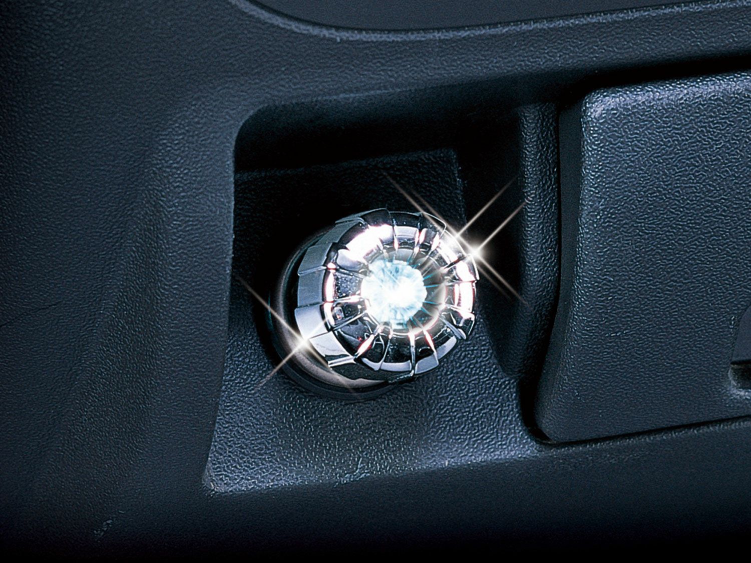 LZ35 LEDライト プラグタイプ クリスタル付 ホワイト | カーメイト