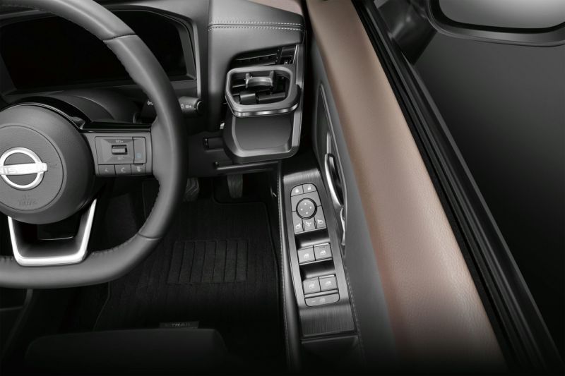 NZ855 エクストレイル専用ドリンクホルダー 運転席用 シルバー