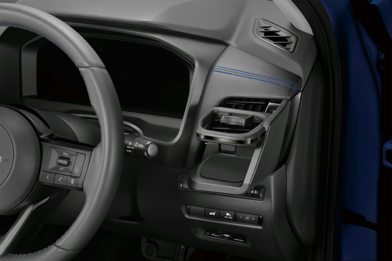 NZ856 エクストレイル専用ドリンクホルダー 運転席用 ダーククロム調