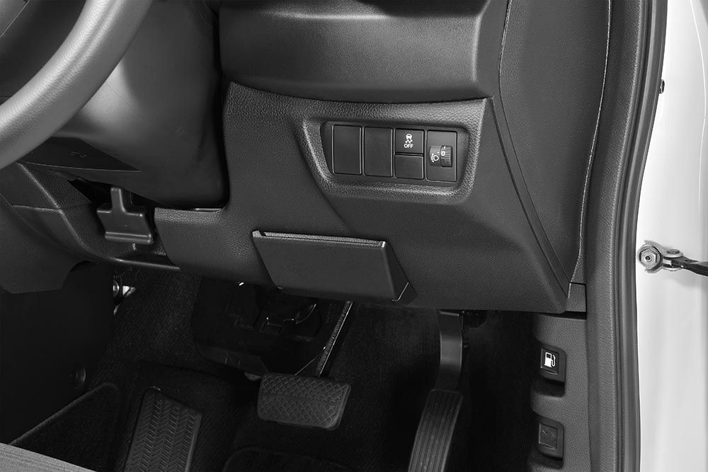ホンダの人気SUV「WR-V」にまるで純正な『ETCカバー』新発売｜カー